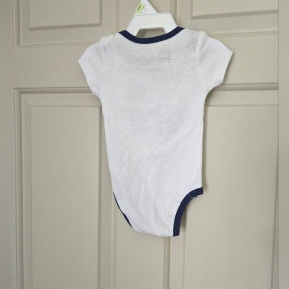 3/$15 Quicksilver short sleeve onesie size 0-3 m - Picture 3 of 3